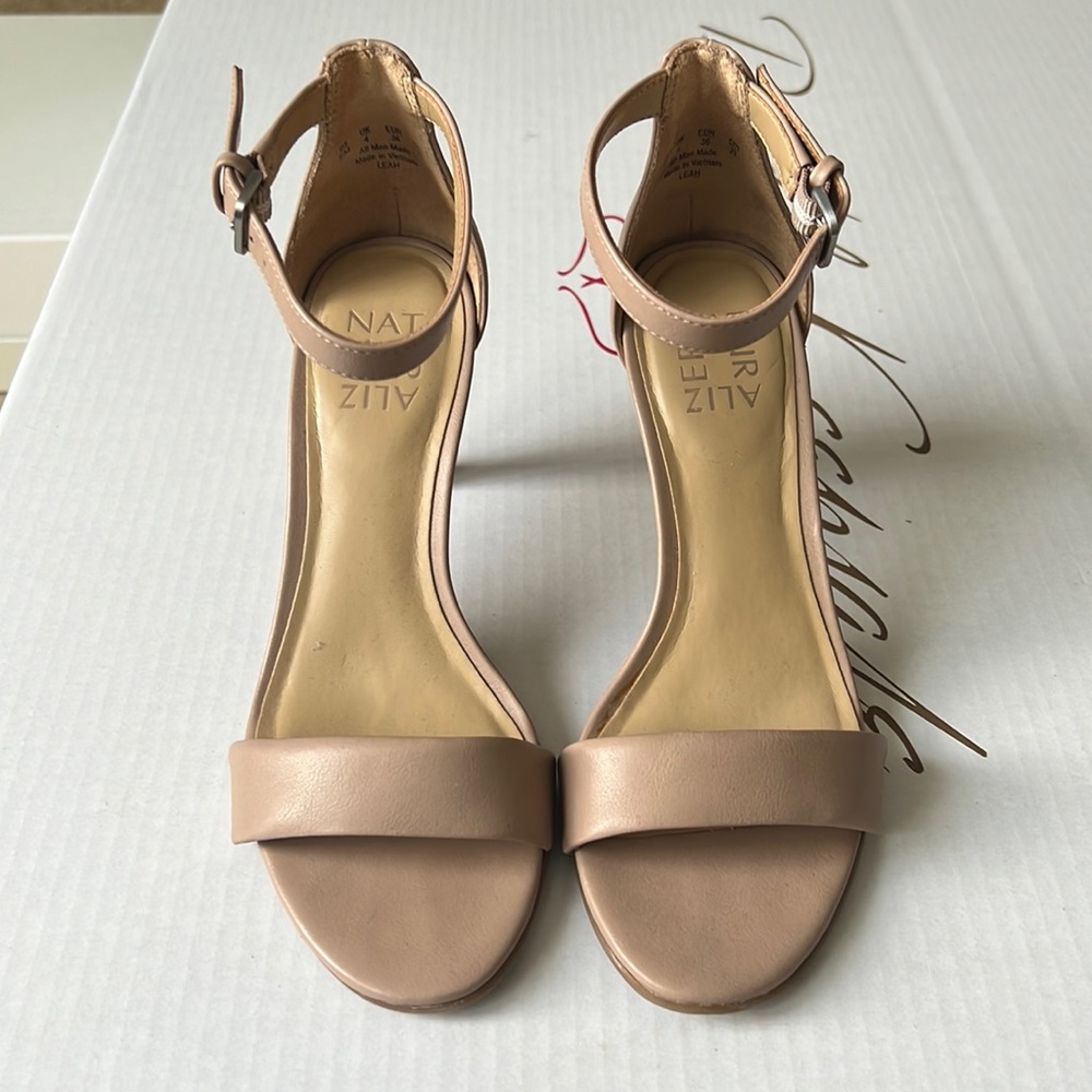 Naturalizer Leah Strappy Sandals